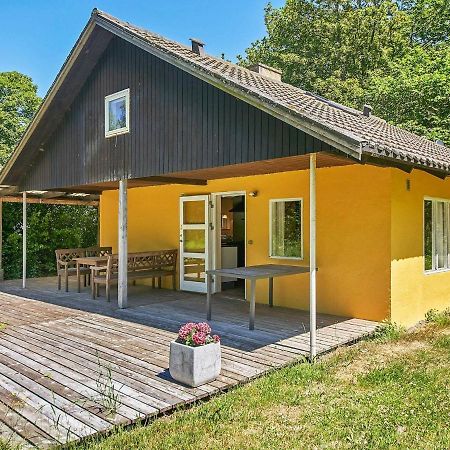 6 Person Holiday Home In Aakirkeby Ruang foto