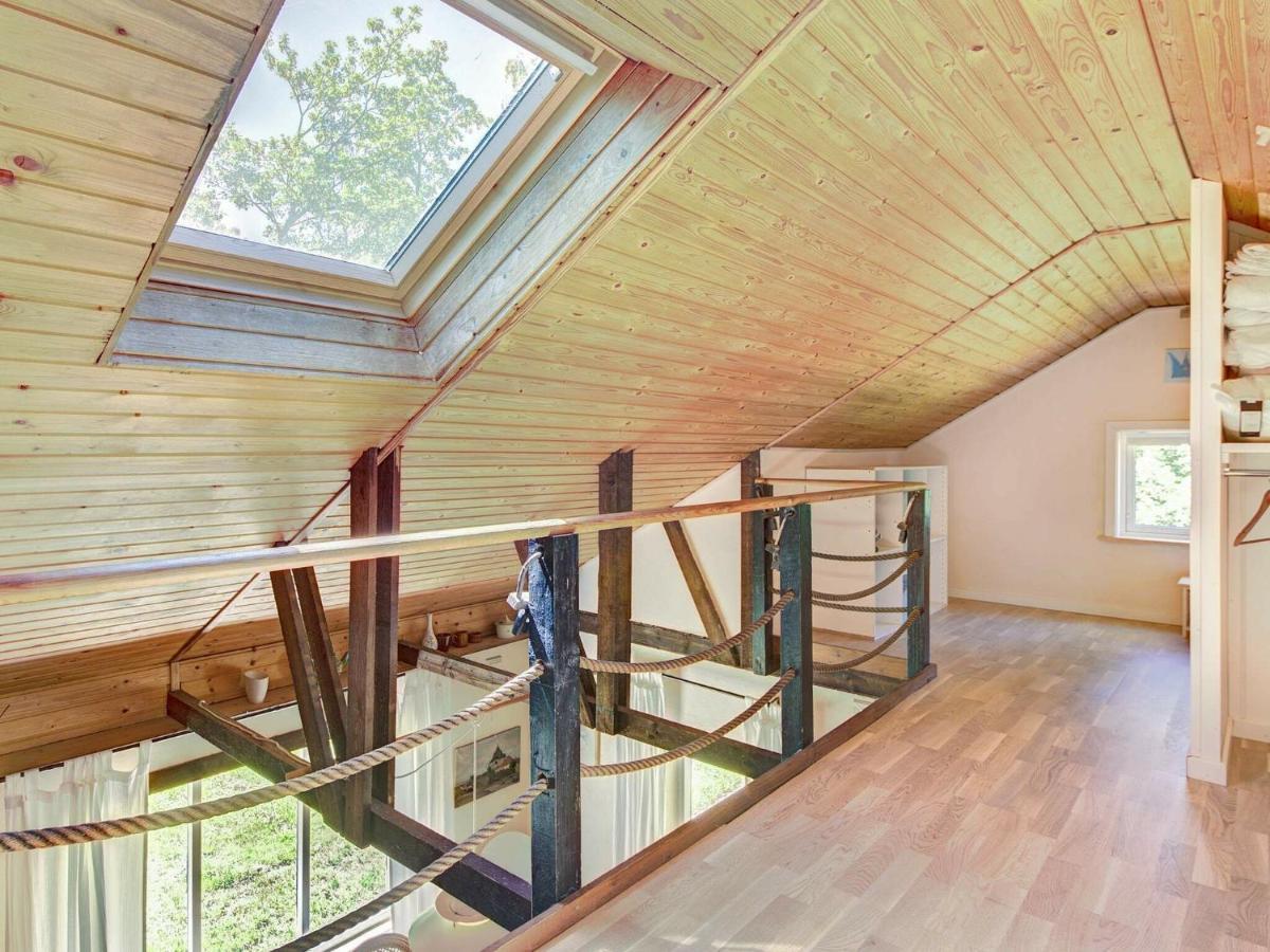 6 Person Holiday Home In Aakirkeby Ruang foto